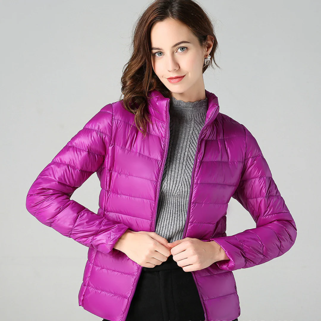 Myra™ | Chaqueta de plumas ultra ligera con sofisticados pliegues